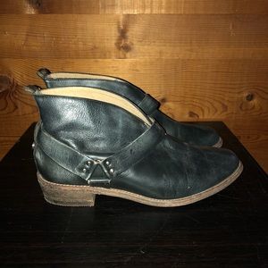 Koolaburra by UGG Chelsea Boots